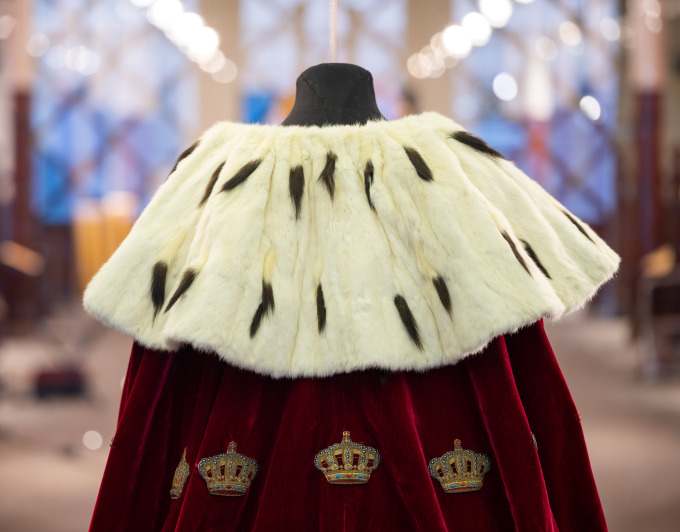 This coronation robe, last used in 1906, is one of the objects on display. Photo: Øivind Möller Bakken, The Royal Collections
